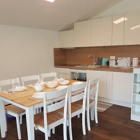 Miran Odmor U Srcu Pule! Apartman Iva 60M2. Pula Exterior photo